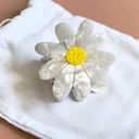 Daisy  Flower Resin Claw Clip | Eco-Friendly Photo 0