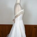 Beautiful St. Pucchi Sposa Embroidered Mesh Wedding Gown! Size 10 Photo 7