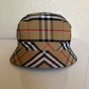 Burberry bucket hat Photo 3