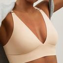 Everlane  The Invisible Bra, light tan Photo 0