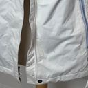 Columbia Women’s White and Blue  Insulated Jacket Photo 2