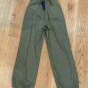 The Range  Structured Twill Cargo Pants in Khaki Green Photo 7