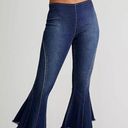 Free People We The Free Crvy Last Dance Crop Flare Raw Hem Pull On Dark Wash Jeans 28 Photo 2