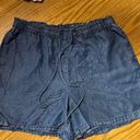 Anne Klein  very soft denim shorts. Photo 0