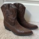 cowgirl boots Size 8.5 Photo 0