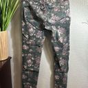 sts blue 💰💰$5.00 item when you bundle💰💰STS rose pattern jeans, size 7 Photo 3