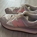 New Balance Women's 237 V1 Classic Sneaker Photo 3