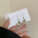 Elegant Flower Dangle Drop tarrings for Women, Pearl Earrings, Flower Earrings Gold Photo 2
