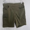 DKNY  pull on short size large Photo 0