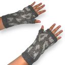 Old Navy  Womens Knit Fingerless Gloves Gray Silver Leopard Print Cozy Large XL Photo 1