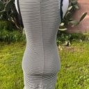 Black and white Slip on body con dress scoop neck Photo 3