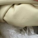 Bottega Veneta  The Pouch Leather Bag in Light Yellow Photo 10