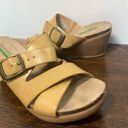 Bare traps nealy wedge sandal size 7 Photo 1