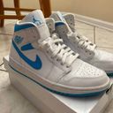 Nike Air Jordan 1 Mid UNC Photo 0