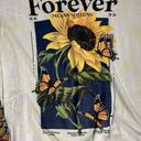 Urban Heritage Women’s Medium  sunflower tee Photo 1