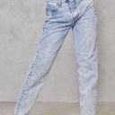 Pretty Little Thing  acid wash jeans  Photo 0