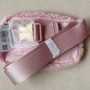 Lululemon everywhere belt bag 1L fleece pink/gold Photo 6