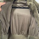 Alo Yoga Alo Foxy Sherpa Hooded Jacket Dark Olive Green Photo 3