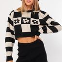 Le lis  Long Sleeved Crop Sweater  Photo 2