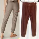 Beyond Yoga  Featherweight Lounge Around Midi Jogger High Rise Mocha Heather Photo 3