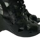 B Makowsky  Jaden Black Leather Wedge Slingback Sandals Criss Cross Cage Sz 6.5 Photo 3