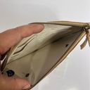 Krass&co American Leather  The Essential Power wristlet charging pouch tan Photo 3