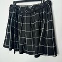 Hot Topic  Black & White Plaid Pleated Skirt With Grommet Belt size large Photo 2