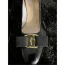 Salvatore Ferragamo  Vara Black Patent Leather Low Pumps Heels Gold Bow Size 8 Photo 4