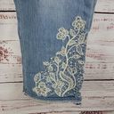 Nine West  Light Wash Chrystie Embroidered Mid Rise Capri Womens Jeans Size 4 Photo 2