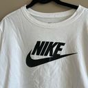 Nike Women’s White Logo Crop Top Small Photo 1