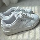 Reebok Sneakers Photo 3