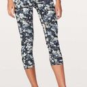 Lululemon  Wunder Under Crop (Hi-Rise) 21 inch Leggings in Spring Bloom Multi 4 Photo 0