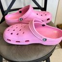 Crocs M8,W10 Pink  Classic Clogs Photo 2