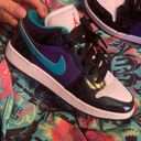 Jordan Air  1 Low Photo 1