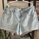 Abercrombie & Fitch  The Baggy Blue Light Wash Mid Rise Denim Short 6” Women’s 34 Photo 2