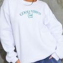 Pretty Little Thing White crewneck Photo 1