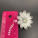 Daisy Vintage Plastic  Pin Photo 3