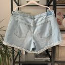 Abercrombie & Fitch  The Baggy Blue Light Wash Mid Rise Denim Short 6” Women’s 34 Photo 4