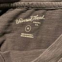 Universal Threads T-shirt Photo 1