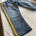 New Direction s jean Capri style embroidered/distressed Size 10 Photo 1