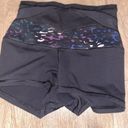 Lululemon  LEMON REVERSIBLE IN MOVEMENT SHORT EVERLUX 2.5” BLACK  SIZE 4 Photo 1