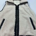 Abercrombie & Fitch  Sherpa faux leather cream vest size medium soft collection Photo 3