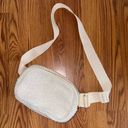 Women’s Fanny Pack White Photo 0