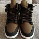 Nike Air Jordan 1 Mid Photo 2