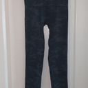 Spanx Women’s Small  Black Camo High Waisted Seamless Shaping Leggings Photo 3