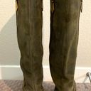 Donald Pliner Gorgeous suede olive green  boots in excellent condition. Sz 8.5 Photo 3