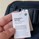 Lululemon Everywhere Belt Bag 1L - True Navy Photo 6