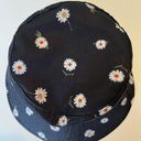 Alice + Olivia  x FabFitFun Bucket Hat Reversible Daisy Floral White Photo 2