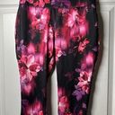 Danskin  Now Fitted Pink/Red Floral Print Capri's Size Small Photo 0