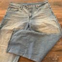 Levi’s Levi's Jeans Capri Mid Rise Light Wash Women's Size 29 Photo 0